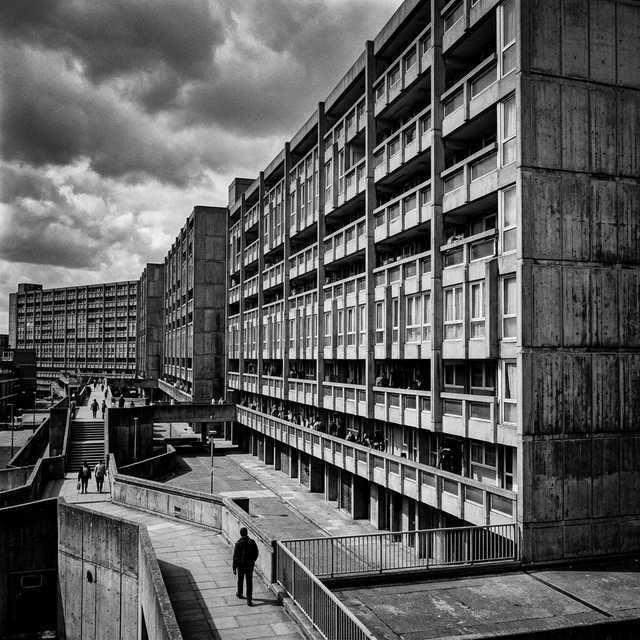 Robin Hood Gardens by the Smithsons, demonstrating the 'streets in the sky' concept